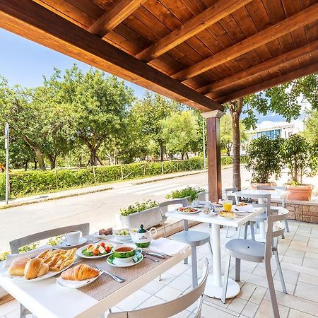 Hotel Agugliastra Санта Мария Наварезе Екстериор снимка